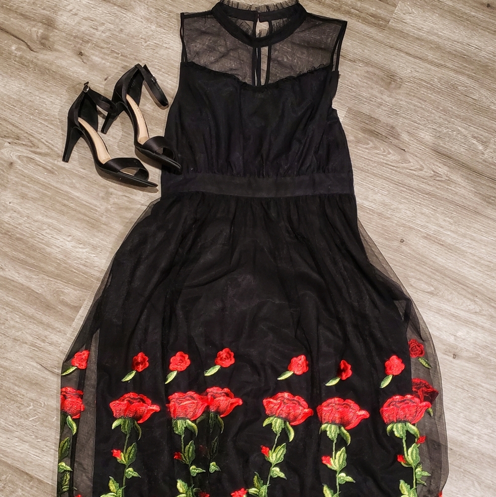 Embroidered Dress 🌹